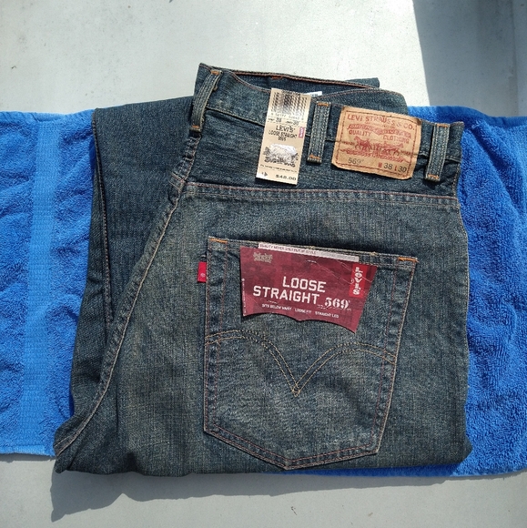 Levi's Relaxed Fit Straight Zip Fly (38/30)*NWT" - Picture 2 of 2
